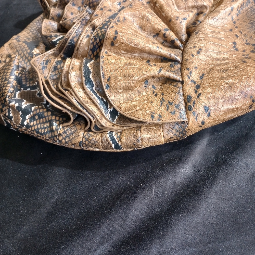 🔖Snakeskin Ruffled Handbag - Picture 7 of 16